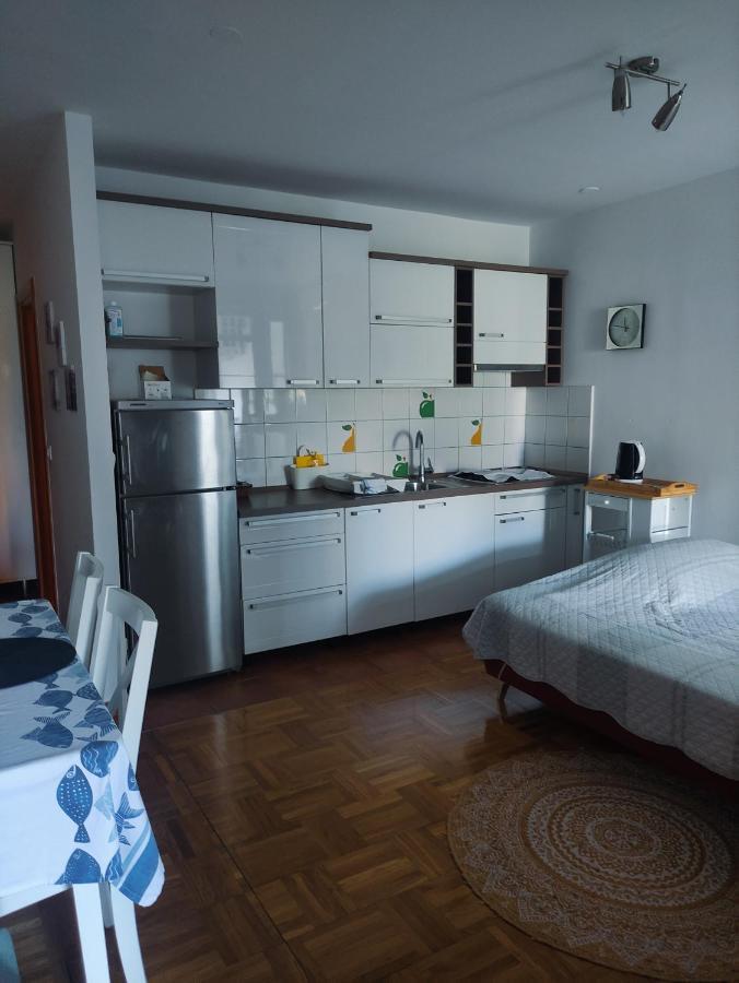 Apartman Vesna 2 Persons Njivice Exteriér fotografie